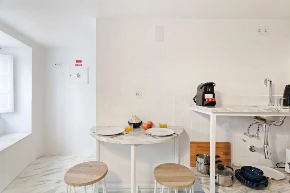 Beautiful 1-Bedroom Apt in Lisbon - NO TV -