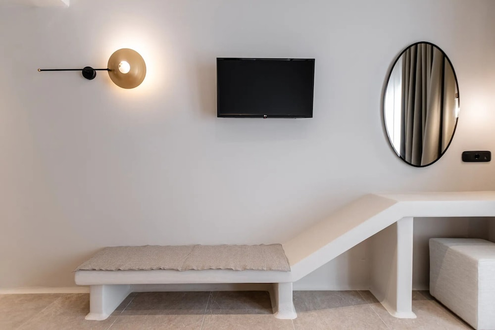 Lithia Exclusive Villas & Suites
