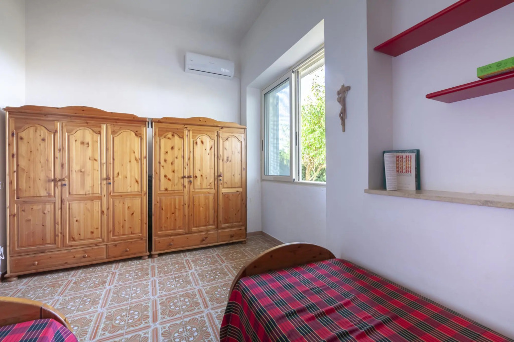 Beachfront apartment overlooking the sea of Torre Specchia-Incoronata