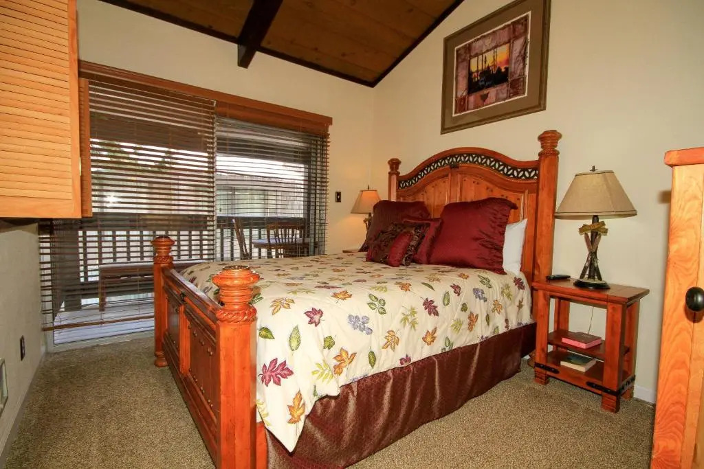 Sierra Park Villas #82