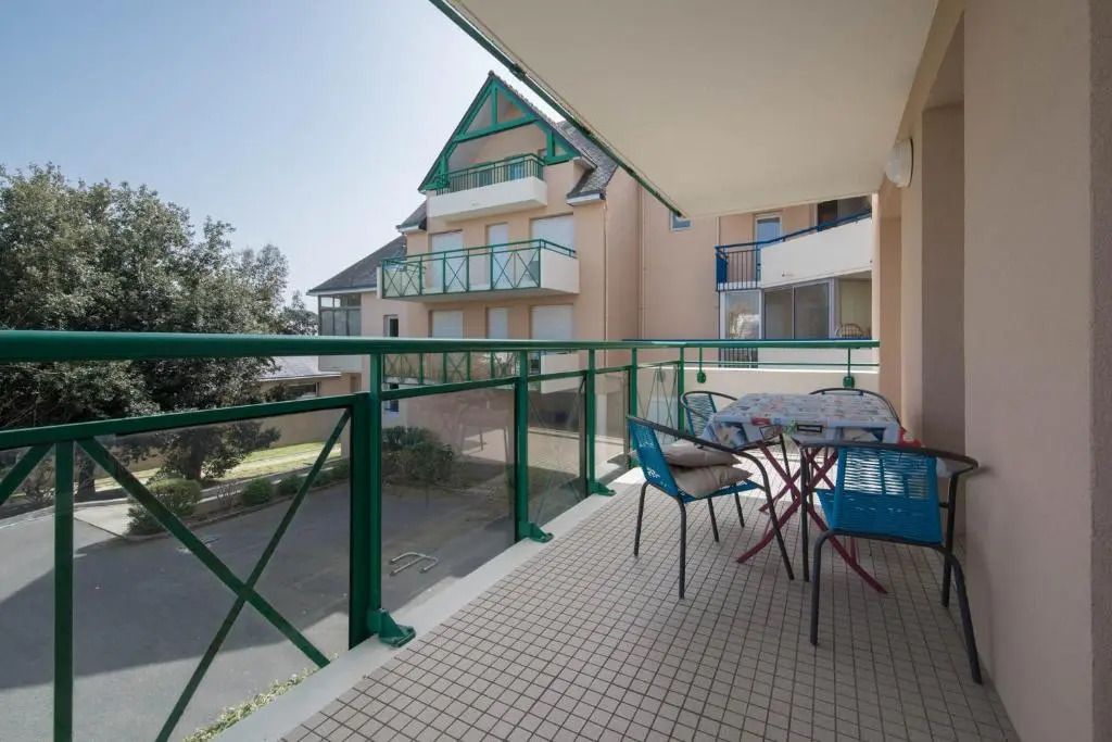 Appartement avec balcon à 350m de la plage