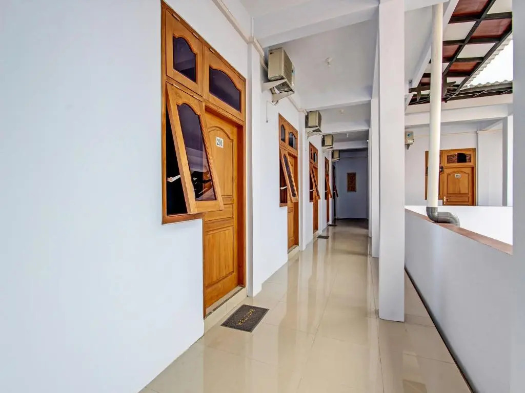 Urbanview Syariah Wisma Nabil Solo