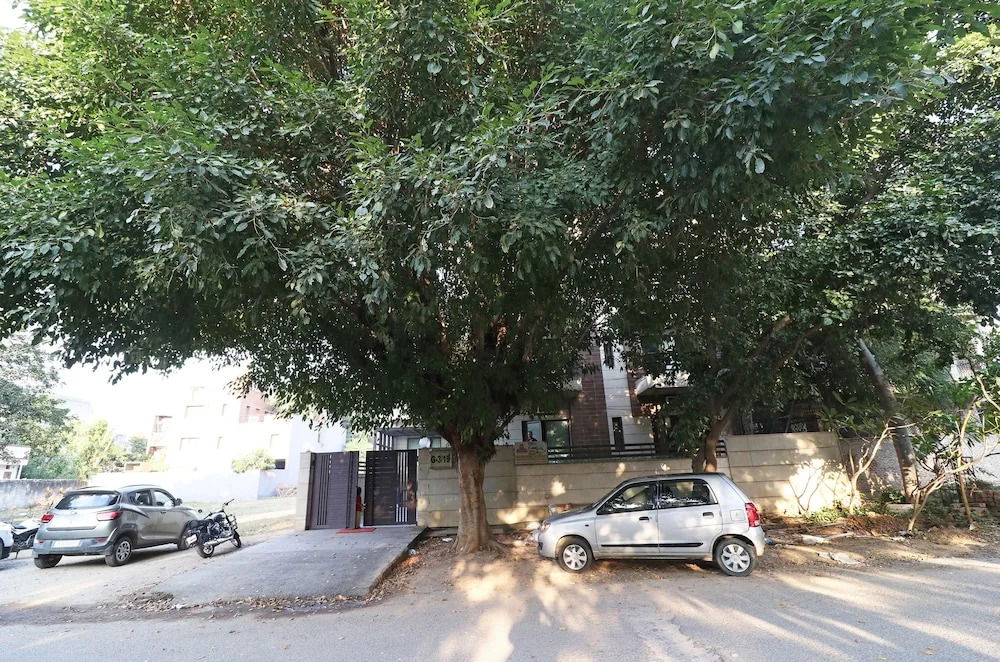 OYO 24624 Kaycee Residency
