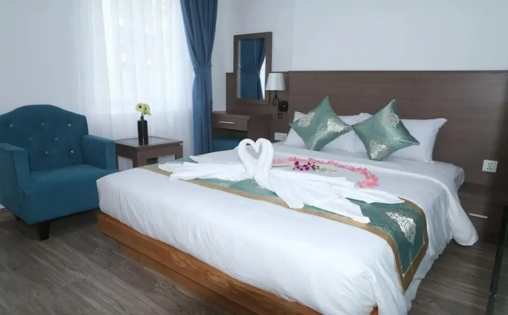 Gia Bao Ngoc Hotel by OYO Rooms