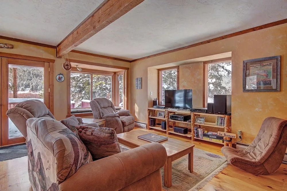 Whispering Pines - 4 Br Home