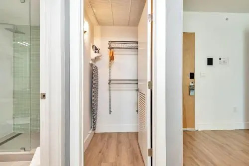 Boutique Hotel Suite 1215 West Avenue