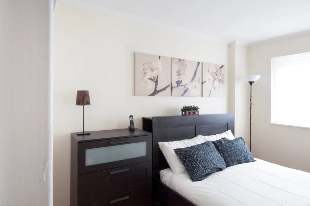 Slick 1BR Right Downtown by Namastay
