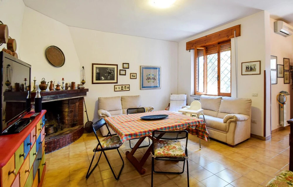 Awesome Home In Terracina With Wifi