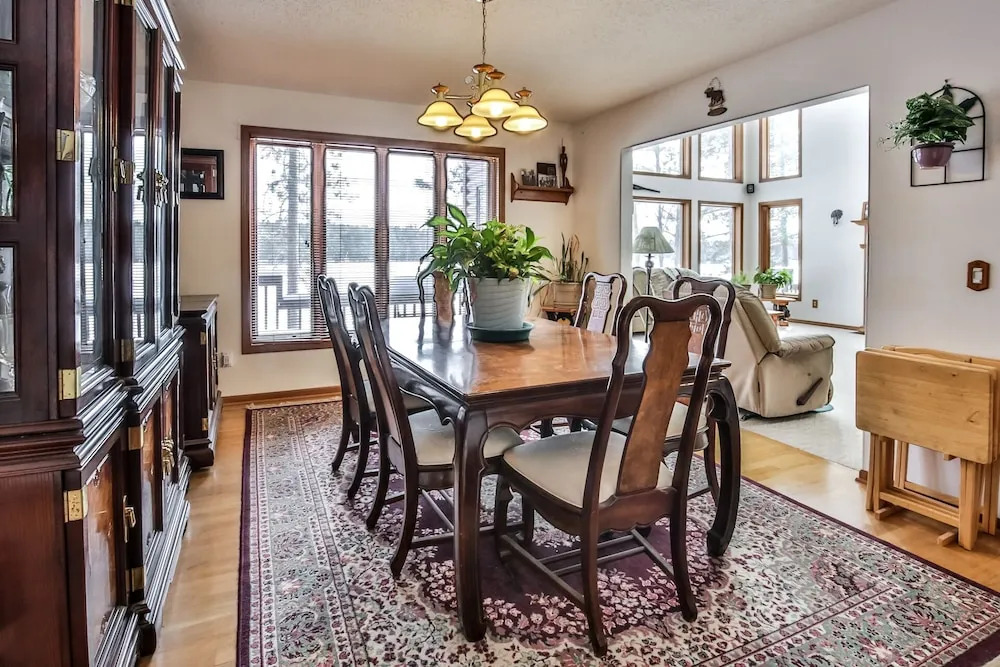 Pickerel Point Executive - 5 Br Home