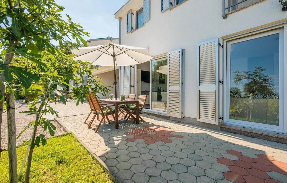Amazing Home in Kornic With Outdoor Swimming Pool, Wifi and 6 Bedrooms
