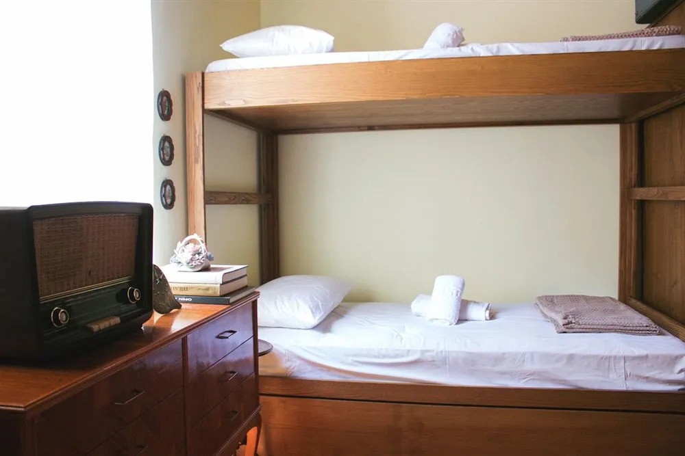 Athens Quinta