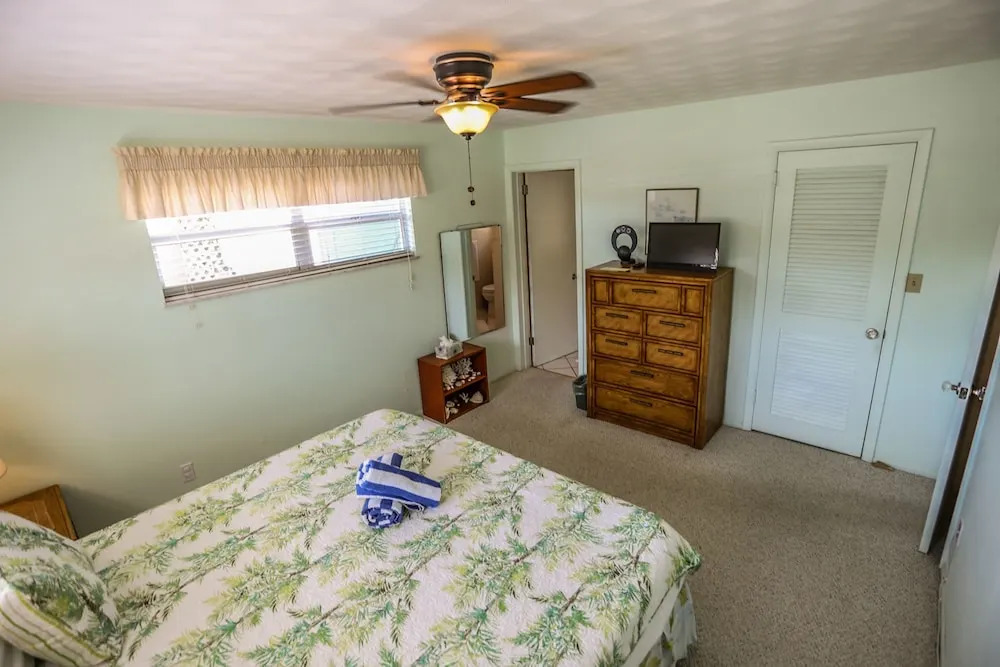 121 Mid Island Drive