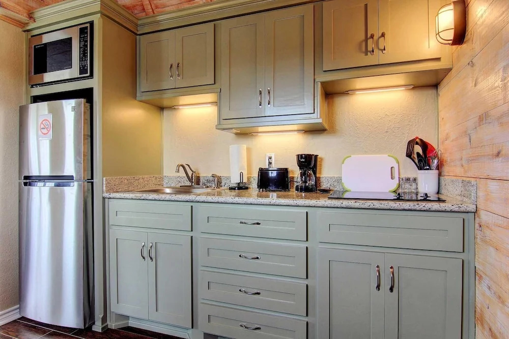 Royal Palm Retreat - 4 Br Home