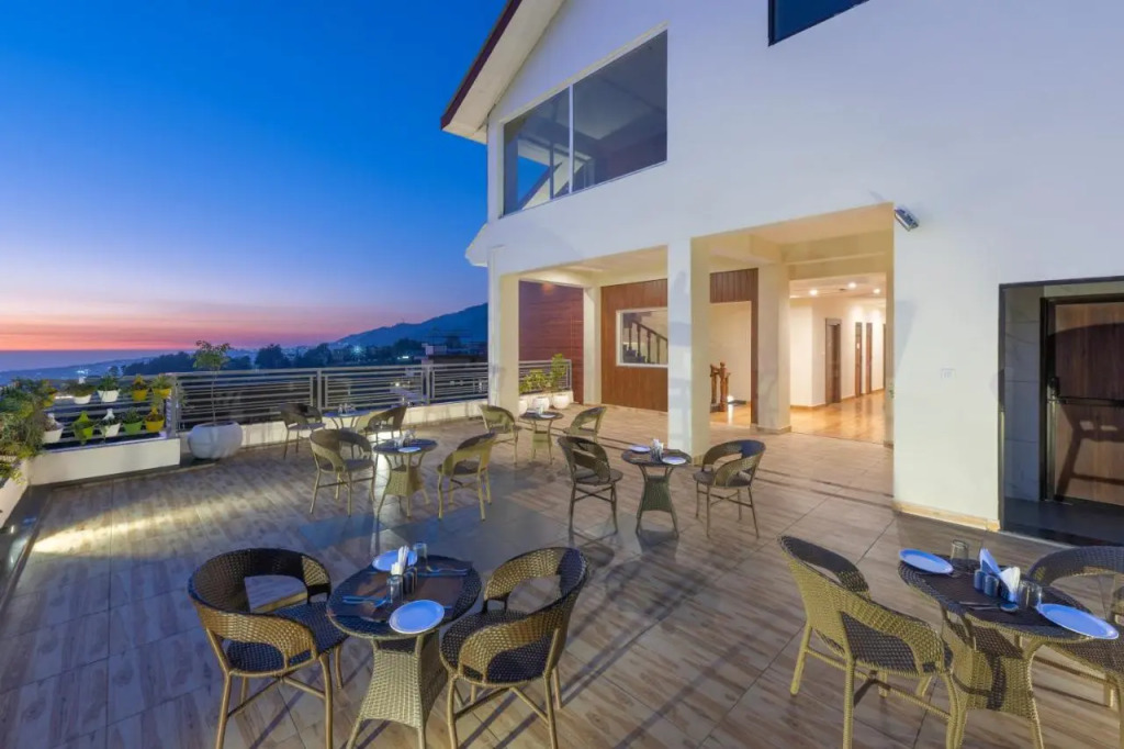 Stone Wood Mountain Resort