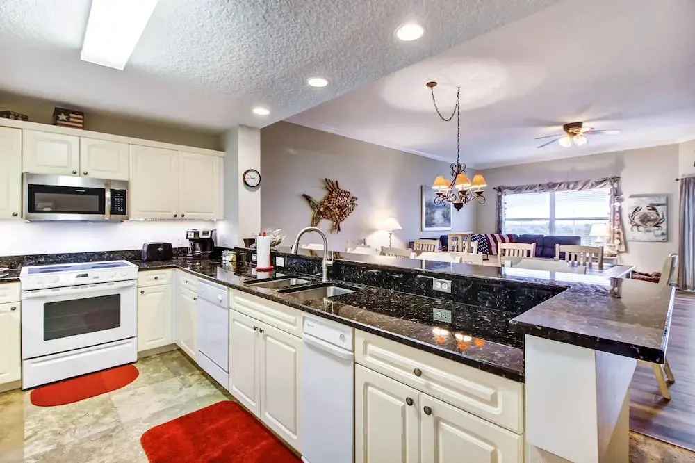 Ocean Park Condo Next to Fort Clinch State Park by RedAwning