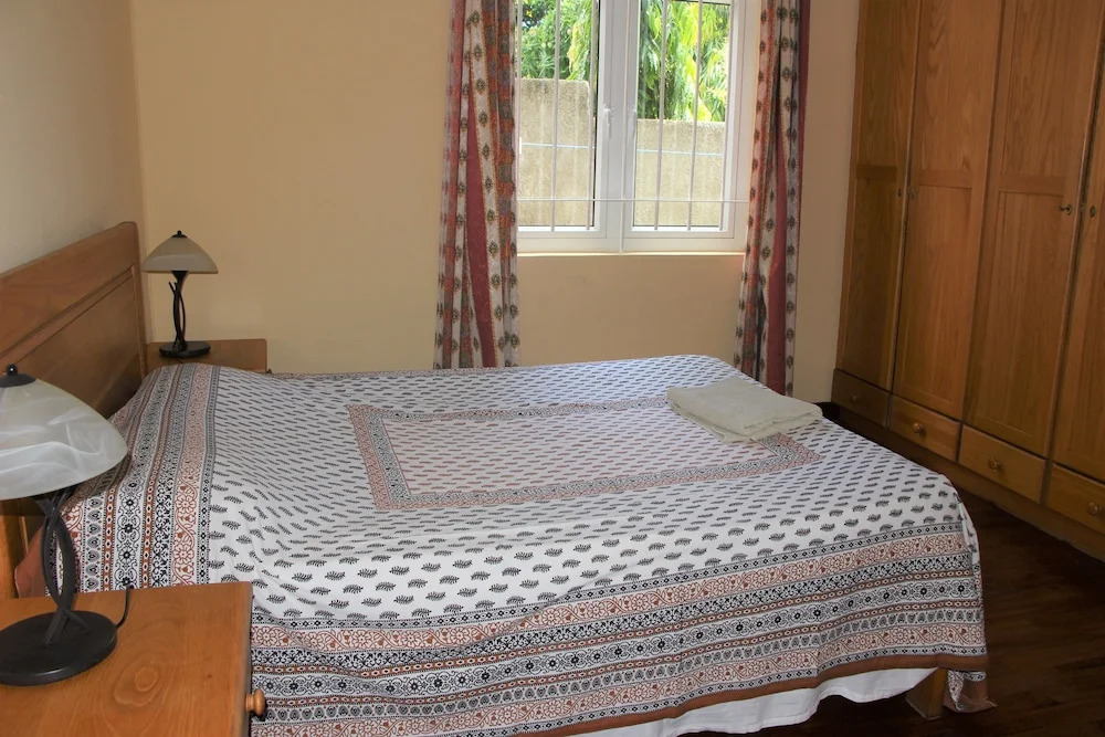 Tropical Villa 5 Min to the Beach
