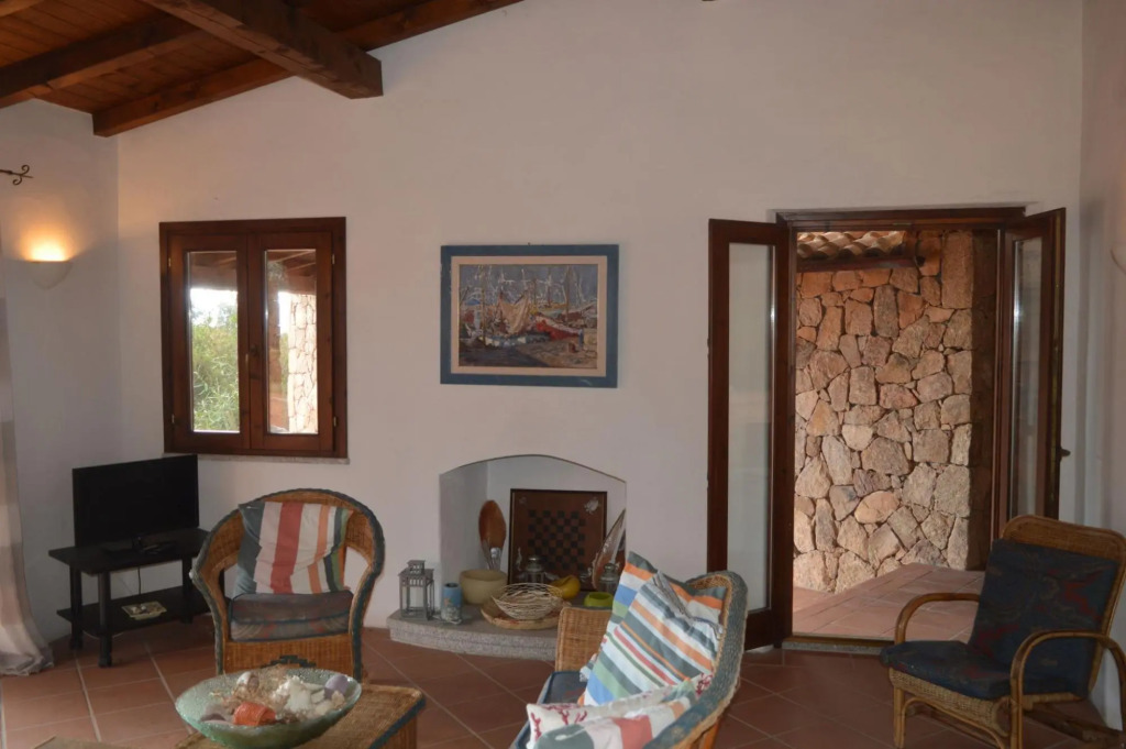 Casa Cala Ginepro surrounded by greenery in Punta Molara with sea view and 1 km from the crystal cle-Casa Cala Ginepro