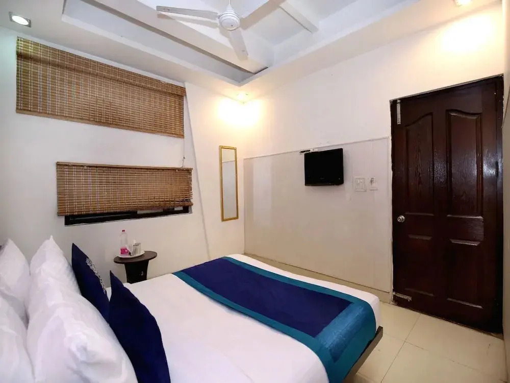 Hotel Oak By OYO Rooms