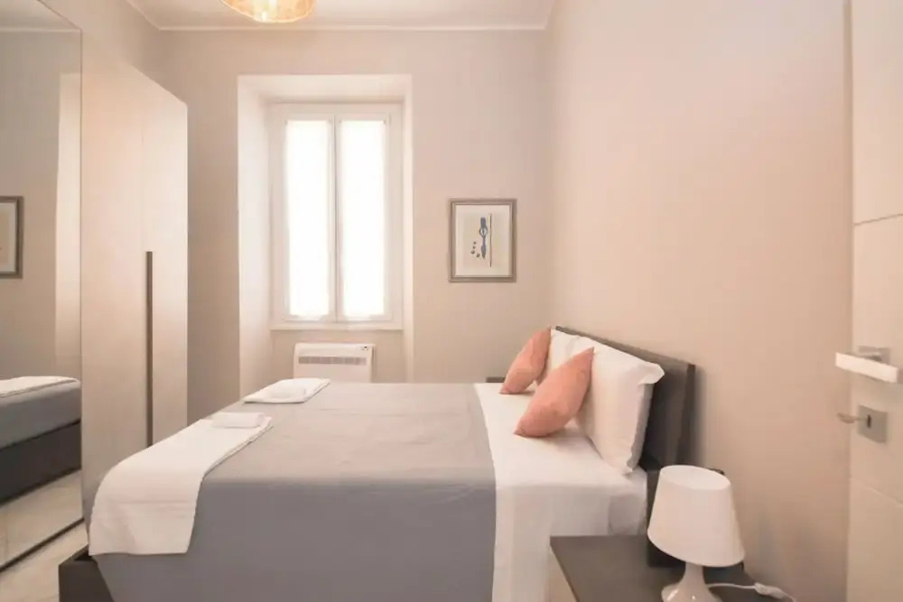 Rome Flat 42 by Ghor