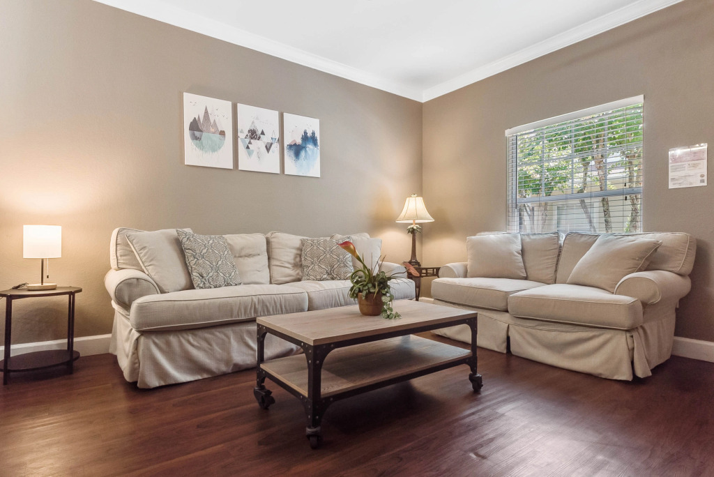 3 Bd 2 Ba Lucaya Village 2-107