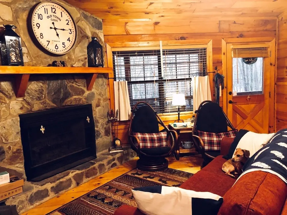 Cheery Dog Cabin