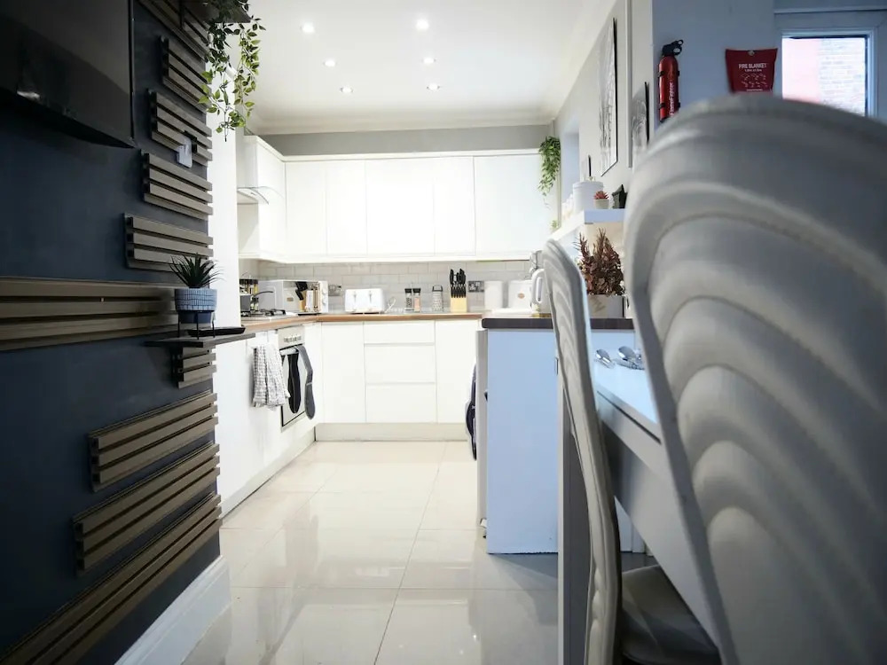 Stunning 5-bed House in Liverpool! Great Location!