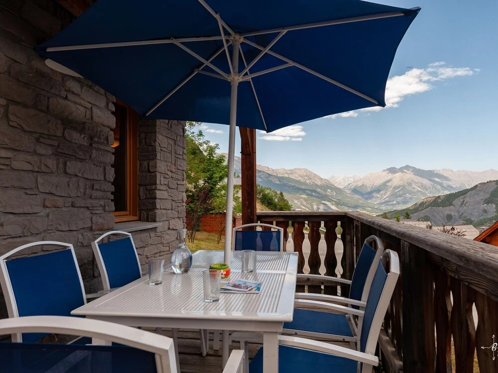 Beautiful Chalet on the Edge of the Center of Pra Loup