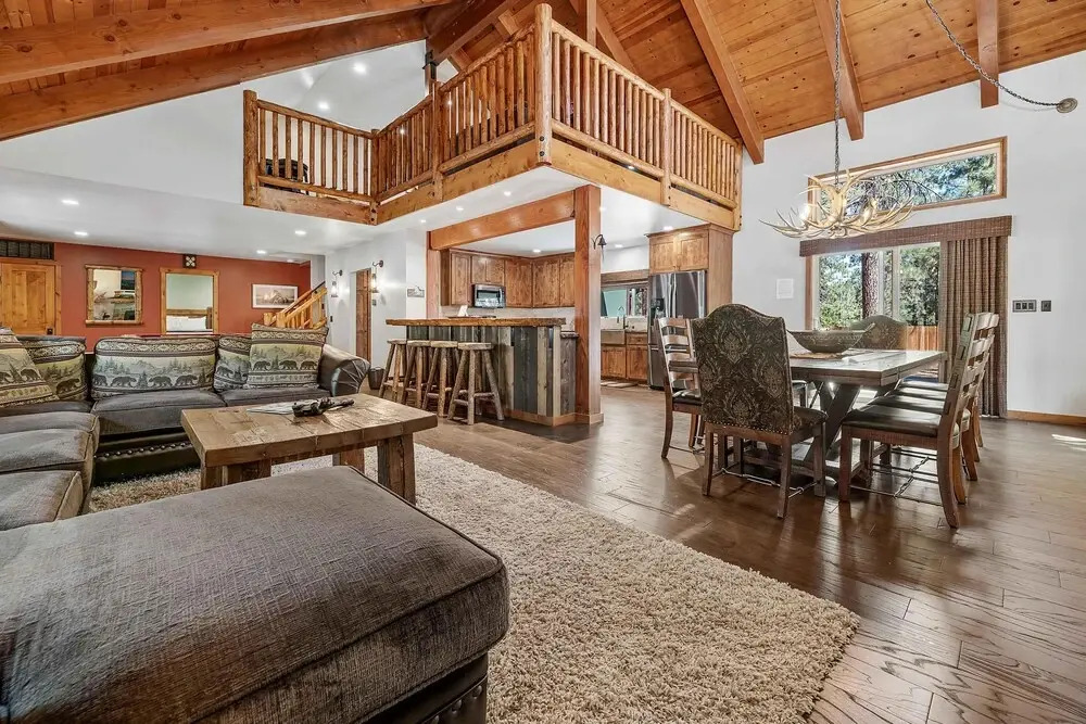 108 - Rustic Ridge Manor
