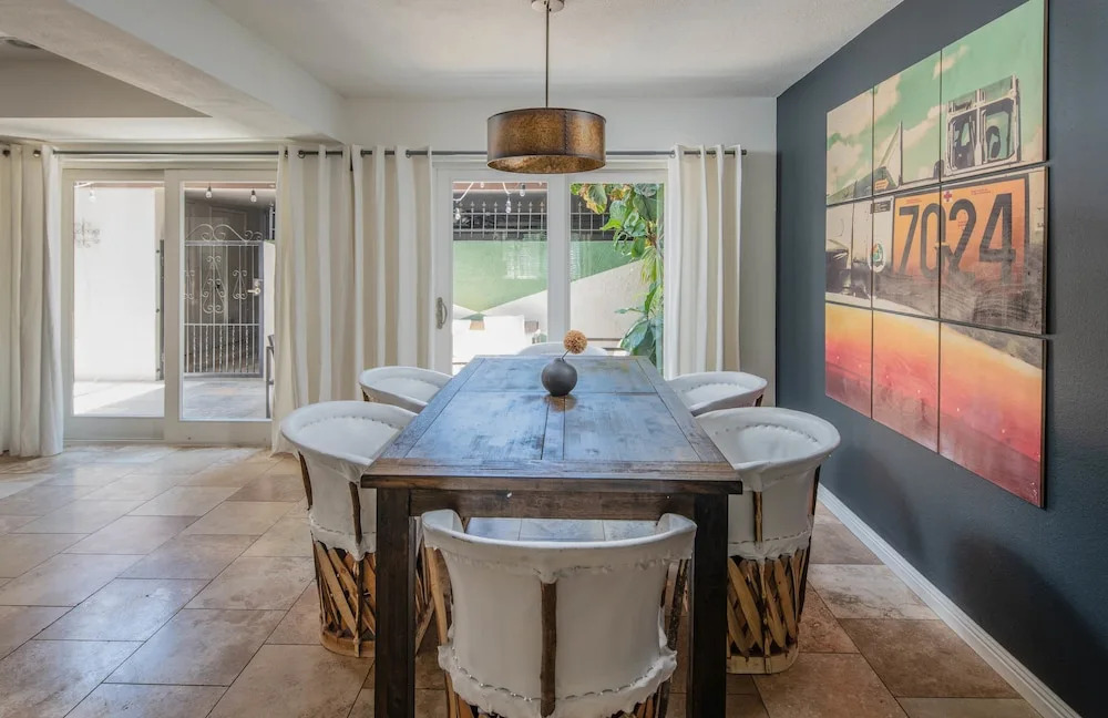 Sleek 2BR Townhome Old Town by WanderJaunt