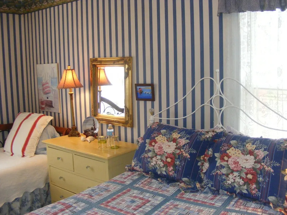 Rothesay House Heritage Inn B&B