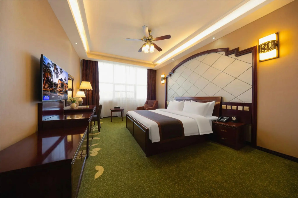 Fugang Hotel(Xuchang College High Speed Rail East Station Store)