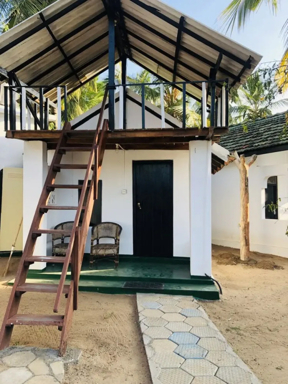Sam's Hut Arugambay