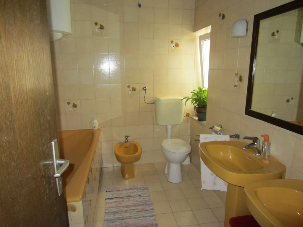 Apartment Božo A1 Omis, Riviera Omis
