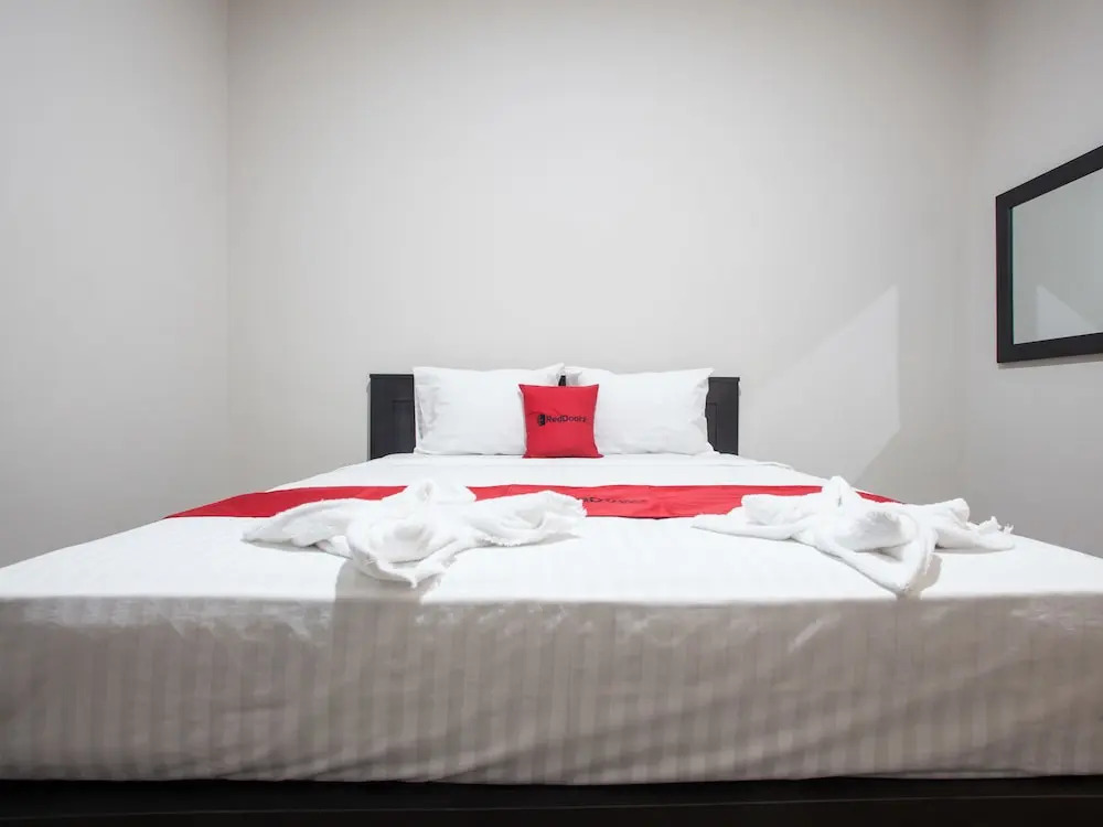 RedDoorz Syariah Plus near Banyuwangi Airport