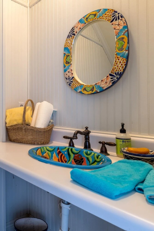 At Ease - 535 Barcelona 3 Bedroom Home by RedAwning