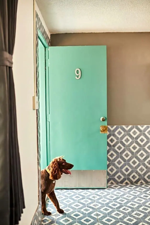 Carole Motel