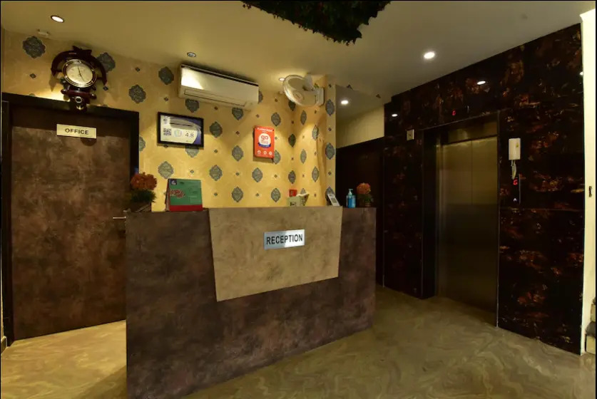Hotel Frontier Royal