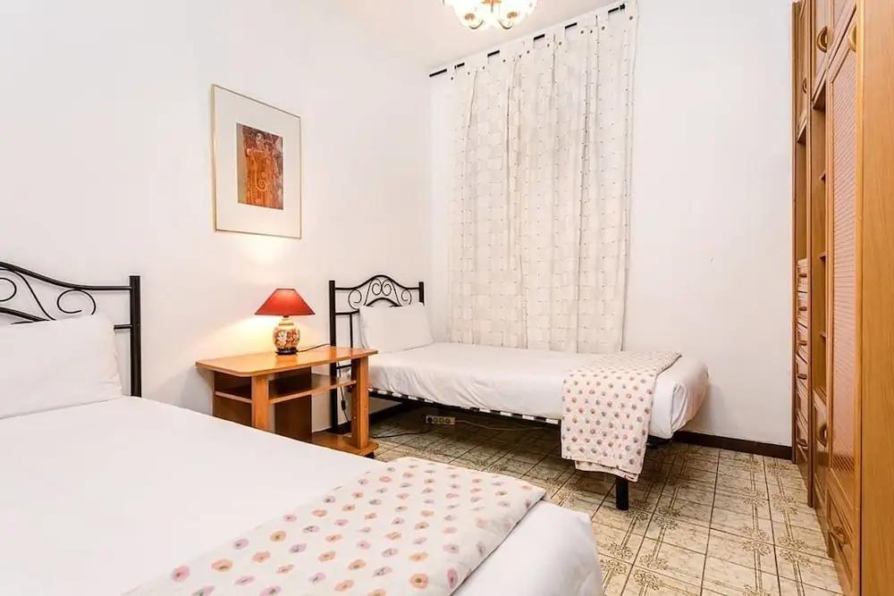 Vintage 3bed/2bath With big Terrace in Eixample