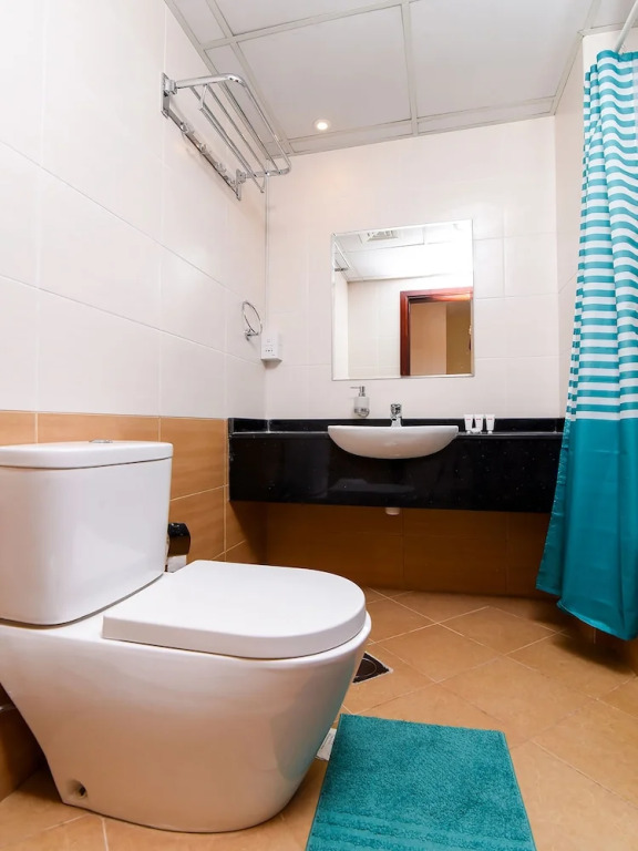 OYO 243 Home Marina Suites 1BR