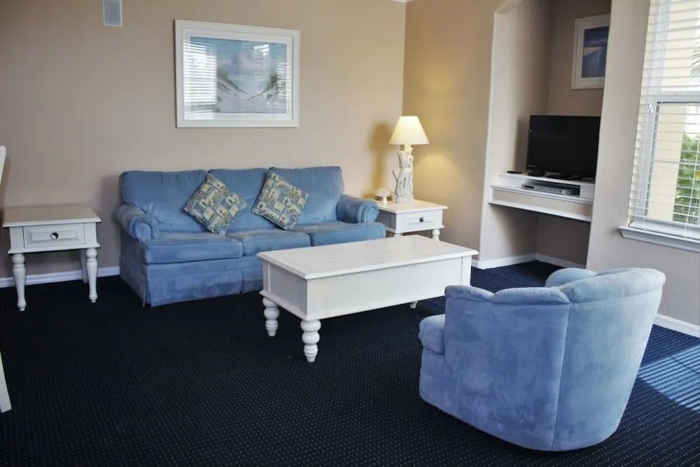 Runaway Beach Club 9103 - Three Bedroom Condo