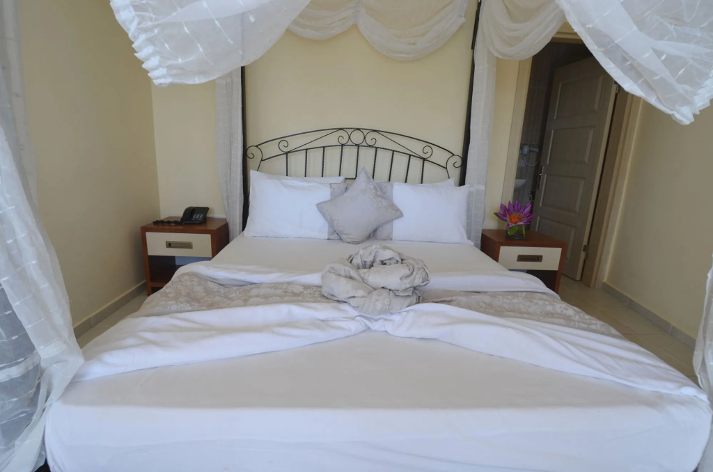 Hotel Cachet Adults Only