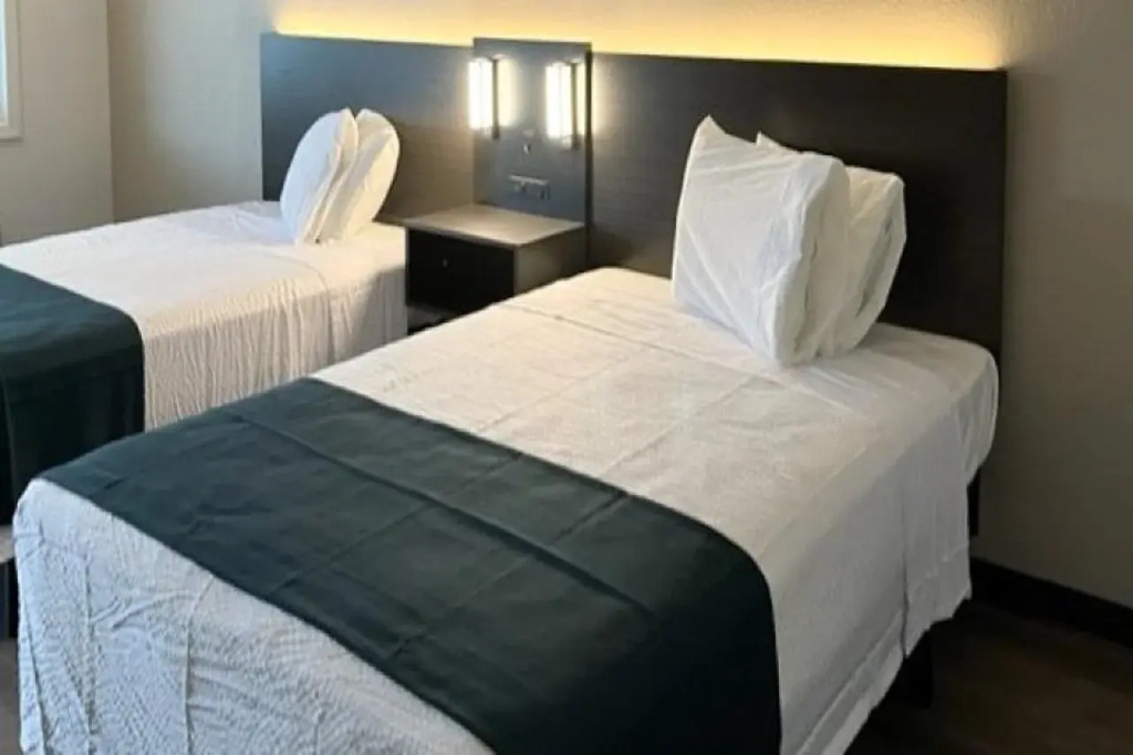 Motel 6 Sandersville, GA