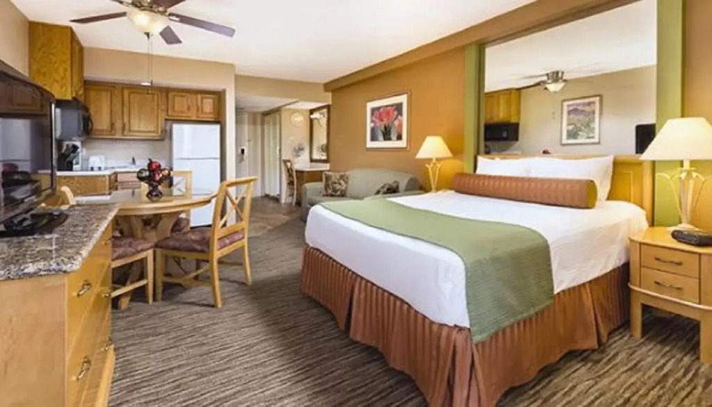WorldMark Palm Springs - Plaza Resort and Spa