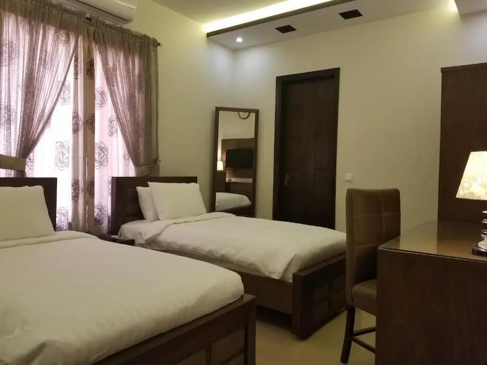 Zifan Hotel & Suites
