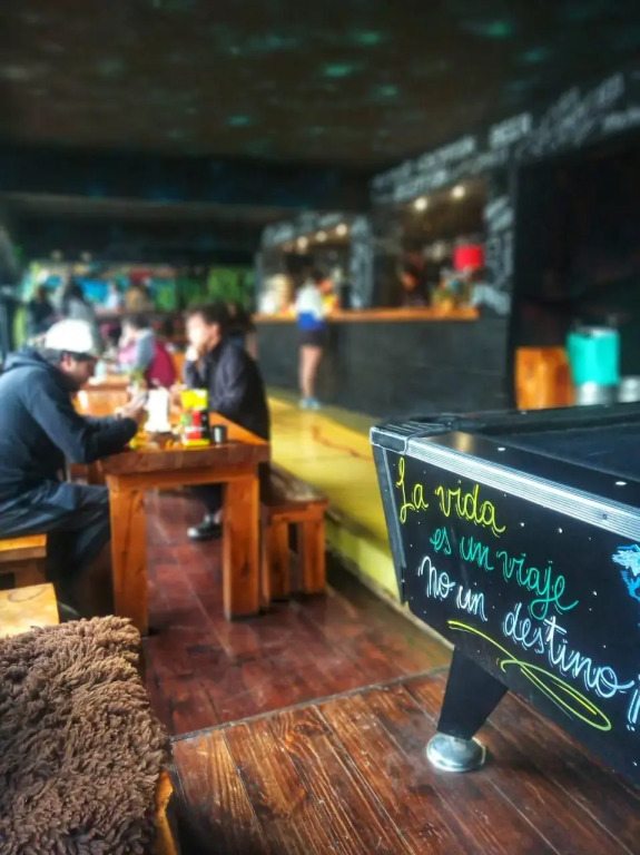 Moving Hostel Travel Bar