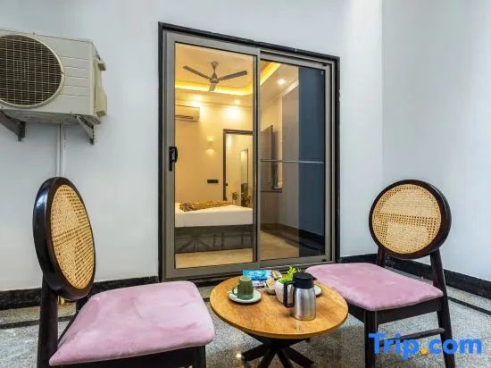Saltstayz Premier Near Sector 44 Corporate Hub