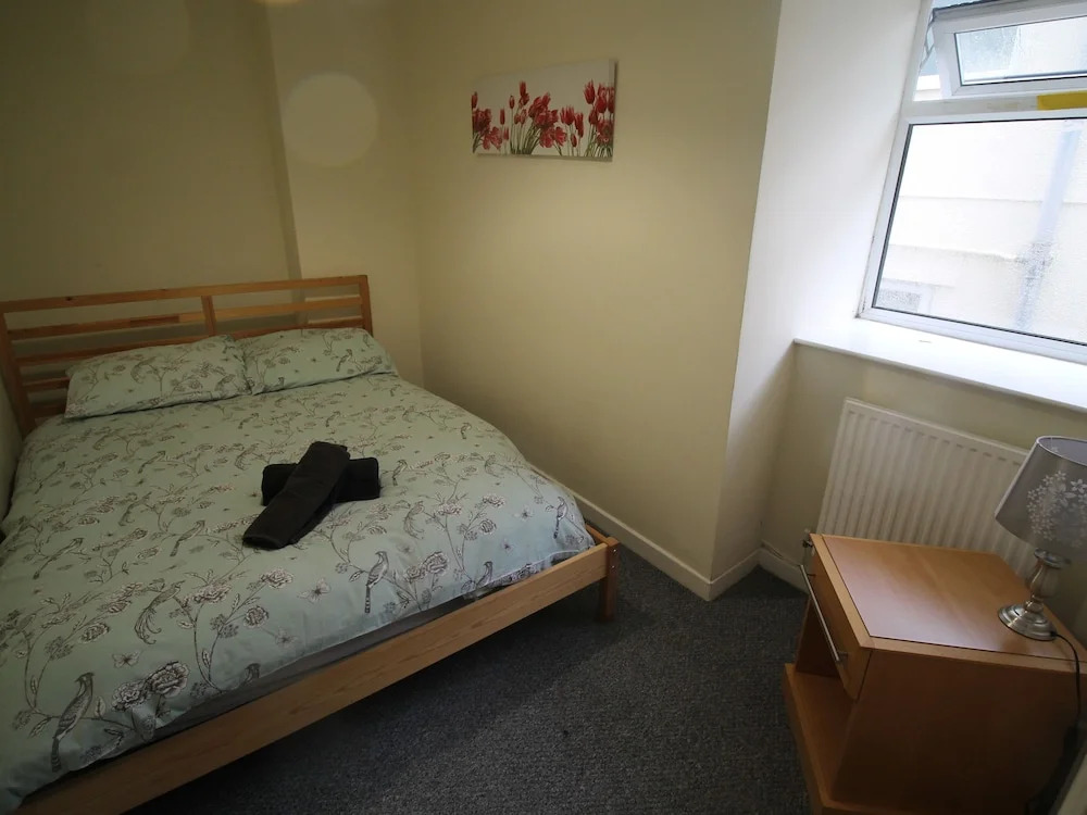 Tywn 2 Bed Apartment by Cardiff Holiday Homes