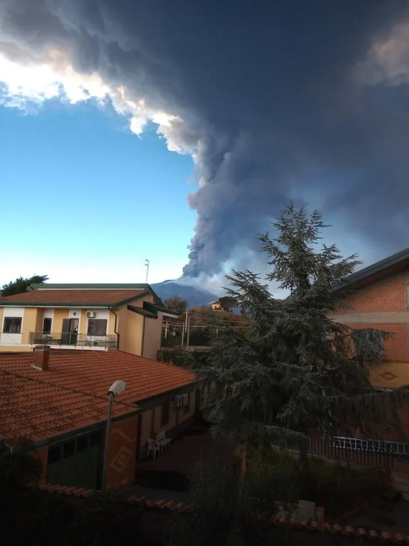 Stanza ad ore Acireale