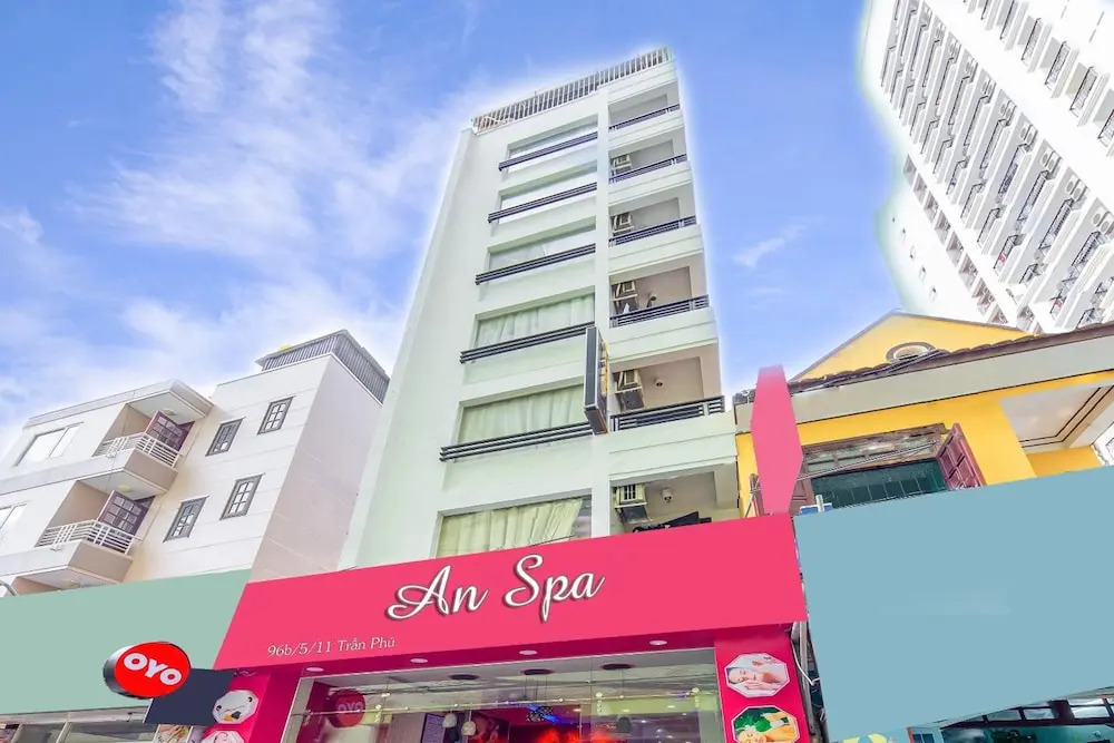 OYO 385 Gia Huy Hotel