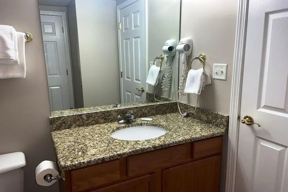 Whispering Pines 521